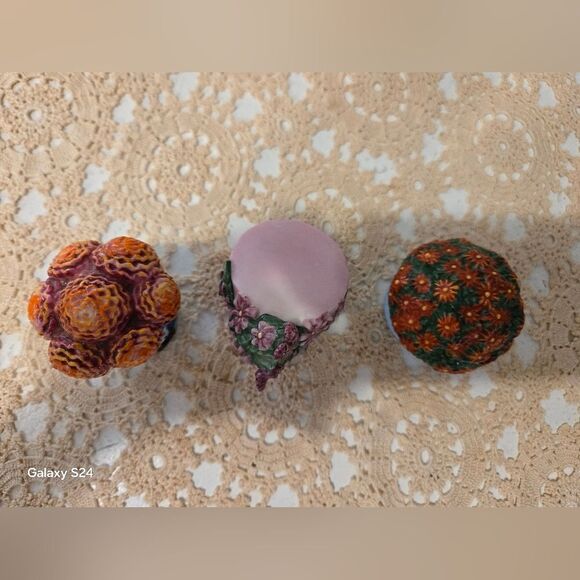 Vintage Flower Porcelain Or Ceramic Trinket Boxes Collectibles - Picture 5 of 12